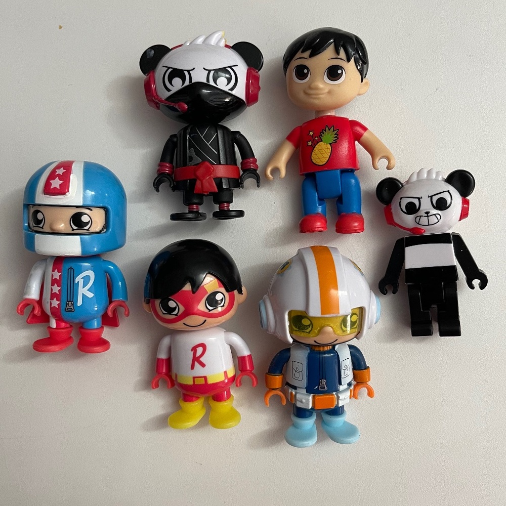 Ryan’s world figures lot of 6